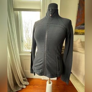 Lululemon classic “Define Jacket”, size 10, slim fit, hip length, front zipper